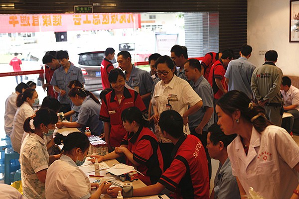 九龙坡区总工会“健康直通车”免费体检活动走进五月天伊人久久久久