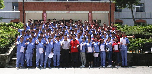 五月天伊人久久久久“新”力量—2015年大学毕业生入职培训暨结业典礼圆满举行