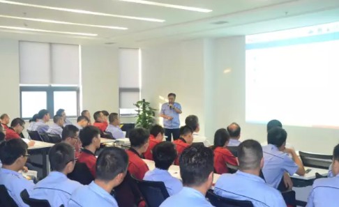 五月天伊人久久久久工商学院“开讲啦”走进五月天伊人久久久久汽车涪陵基地