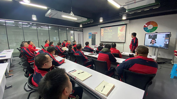 蓄势整装待发，践行精益运营 ——摩托车公司2022年军令状签订仪式